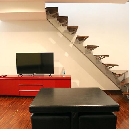 Cozy & Large Loft Famagosta Apartment Milano Ngoại thất bức ảnh